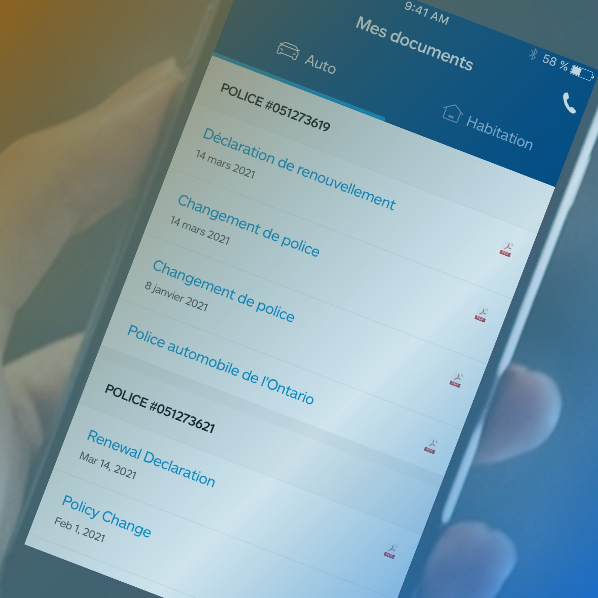 Smartphone affichant des documents d’assurance et des détails de police dans une application mobile.